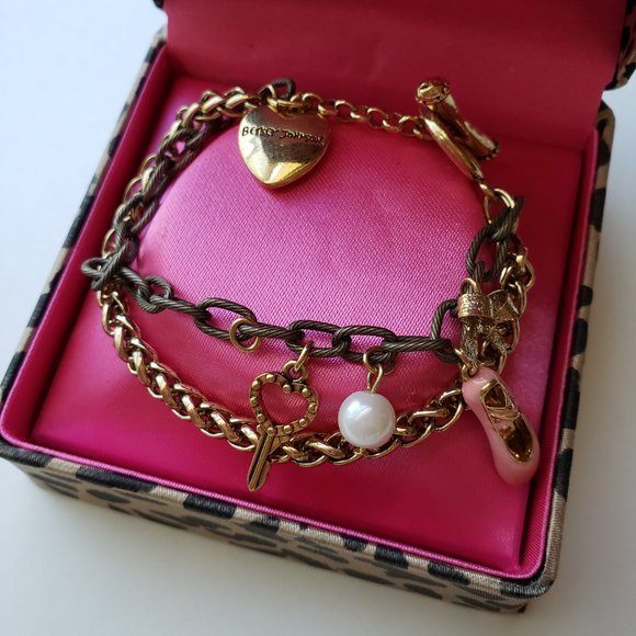Betsey Johnson ballet bracelet. NWOT. - Picture 3 of 5
